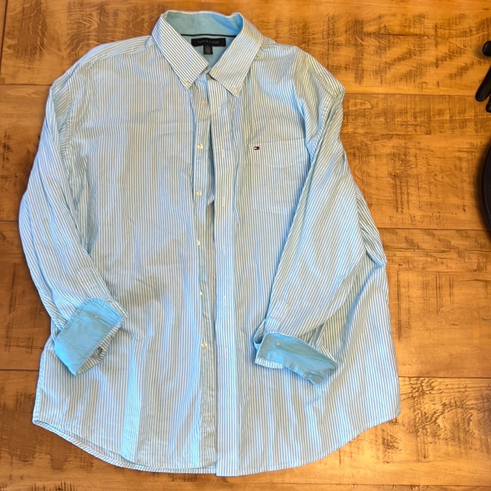 Men’s long sleeve button down size extra large, excellent condition